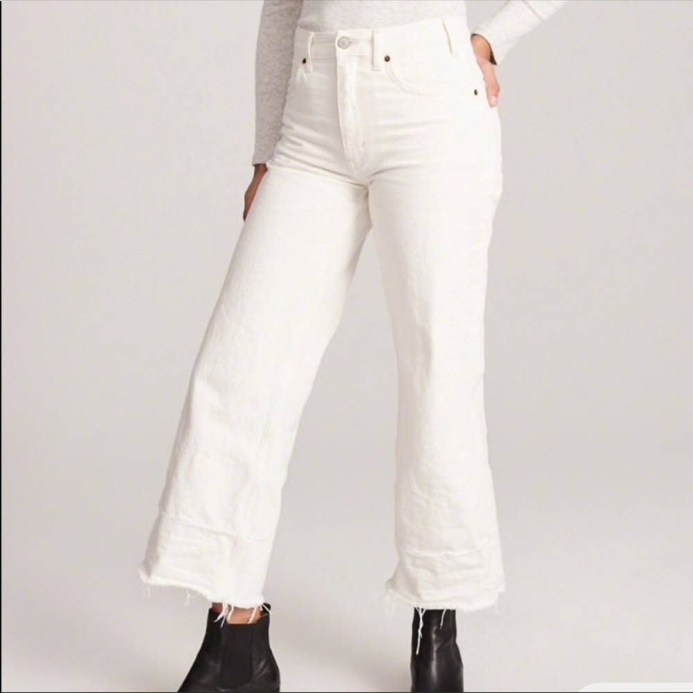 Abercrombie Ultra high rise wise leg white jeans